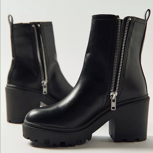 New Urban Outfitters Chunky Heel Black Boots - Picture 3 of 9